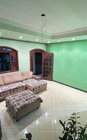 Casa à venda com 250m², 2 quartos e 3 vagas
