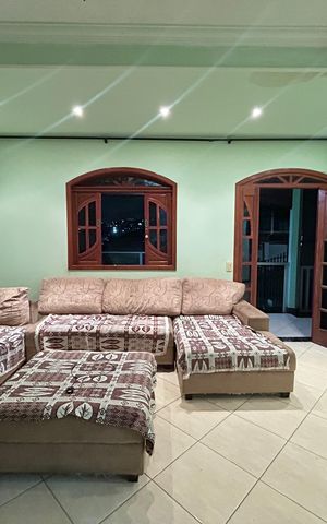 Casa à venda com 250m², 2 quartos e 3 vagas