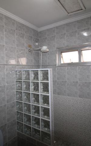 Casa à venda com 157m², 3 quartos e 2 vagasBanheiro 1
