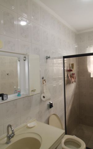 Casa à venda com 157m², 3 quartos e 2 vagasBanheiro 2