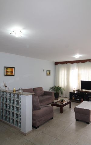 Casa à venda com 157m², 3 quartos e 2 vagasSala