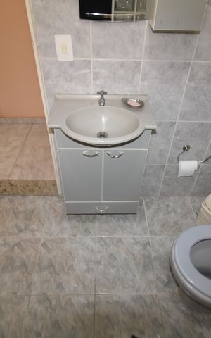 Casa à venda com 157m², 3 quartos e 2 vagasBanheiro 1