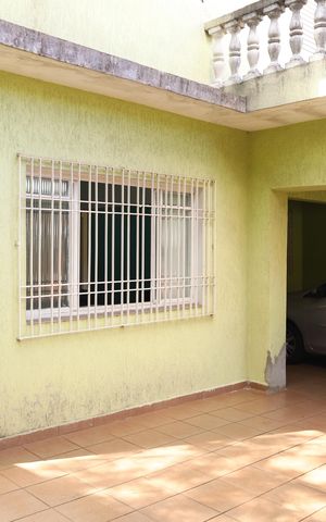 Casa à venda com 200m², 4 quartos e 3 vagasVaranda