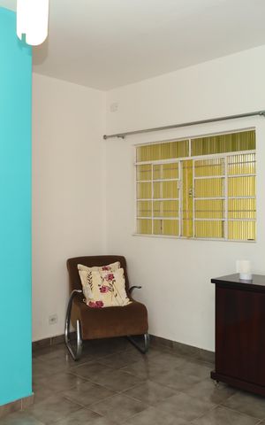 Casa à venda com 200m², 4 quartos e 3 vagasEspaço entre salas