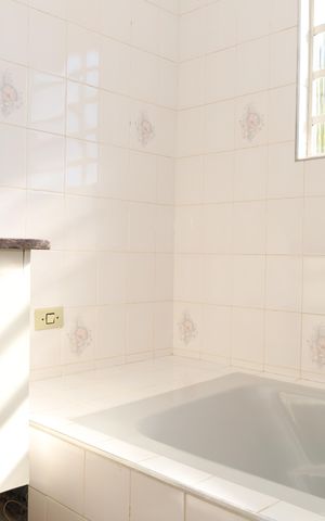 Casa à venda com 200m², 4 quartos e 3 vagasBanheiro 2