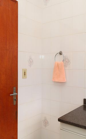 Casa à venda com 200m², 4 quartos e 3 vagasBanheiro 2