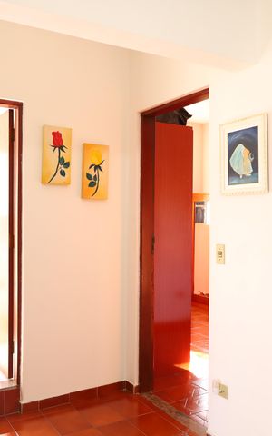 Casa à venda com 200m², 4 quartos e 3 vagasEspaço entre quartos