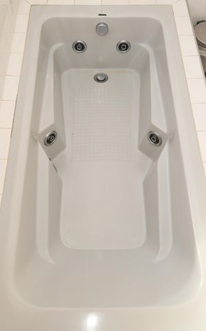 Casa à venda com 200m², 4 quartos e 3 vagasBanheiro 2