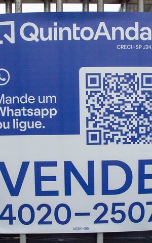 Casa à venda com 240m², 3 quartos e 2 vagasPlaca