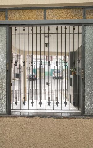 Casa à venda com 120m², 2 quartos e 2 vagas Casa à venda com 120m², 2 quartos e 2 vagasSala