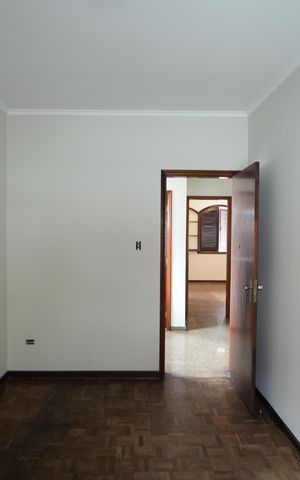 Casa à venda com 199m², 3 quartos e 4 vagasQuarto 2