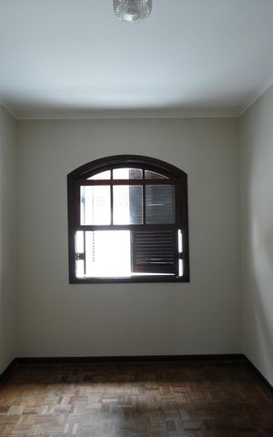 Casa à venda com 199m², 3 quartos e 4 vagasQuarto 2