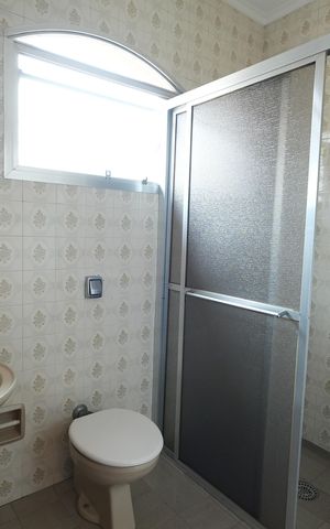 Casa à venda com 199m², 3 quartos e 4 vagasBanheiro da Suíte