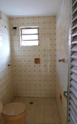 Casa à venda com 199m², 3 quartos e 4 vagasBanheiro de Serviço