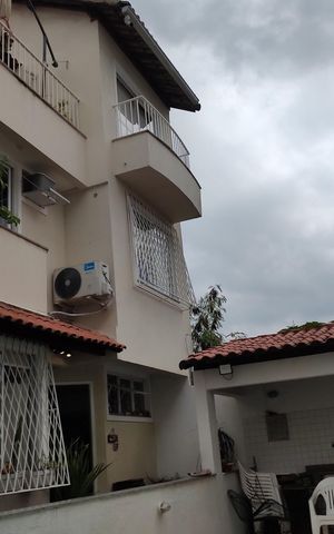 Casa de condomínio à venda com 116m², 3 quartos e 1 vaga Casa de condomínio à venda com 116m², 3 quartos e 1 vagaFachada