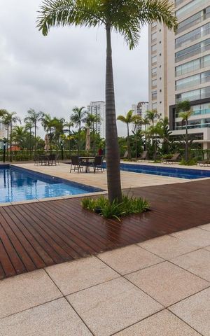 Apartamento à venda com 242m², 4 quartos e 4 vagas Apartamento à venda com 242m², 4 quartos e 4 vagasÁrea Comum