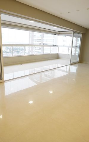 Apartamento à venda com 215m², 4 quartos e 3 vagas
