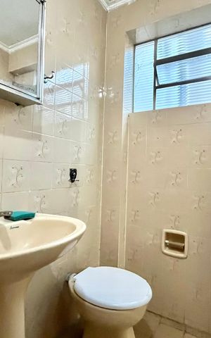 Casa à venda com 100m², 3 quartos e 1 vaga Casa à venda com 100m², 3 quartos e 1 vagaBanheiro de serviço