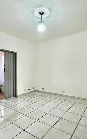 Casa à venda com 100m², 3 quartos e 1 vaga Casa à venda com 100m², 3 quartos e 1 vagaSala