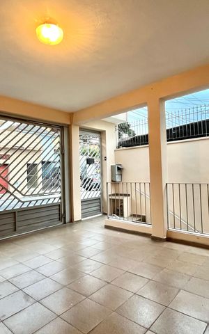 Casa à venda com 100m², 3 quartos e 1 vaga Casa à venda com 100m², 3 quartos e 1 vagaGaragem