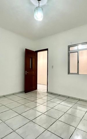 Casa à venda com 100m², 3 quartos e 1 vaga Casa à venda com 100m², 3 quartos e 1 vagaSala