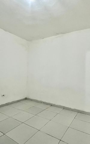 Casa à venda com 100m², 3 quartos e 1 vaga Casa à venda com 100m², 3 quartos e 1 vagaQuarto de Serviço