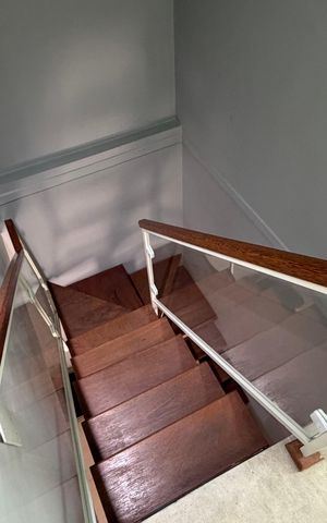 Apartamento à venda com 136m², 3 quartos e 1 vaga Apartamento à venda com 136m², 3 quartos e 1 vagaEscada