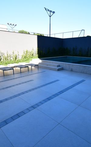 Apartamento à venda com 105m², 2 quartos e 2 vagasEspaço Gourmet - Piscina