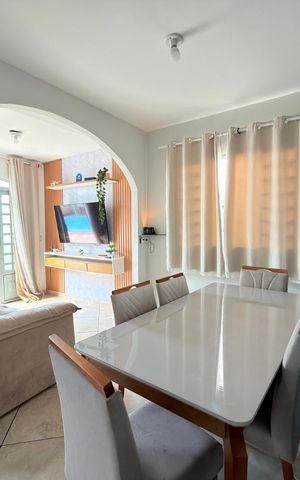 Casa à venda com 90m², 3 quartos e 2 vagas Casa à venda com 90m², 3 quartos e 2 vagasSala