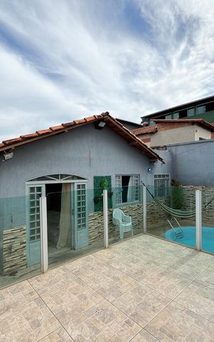 Casa à venda com 90m², 3 quartos e 2 vagas Casa à venda com 90m², 3 quartos e 2 vagasÁrea externa