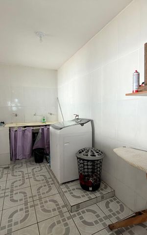 Casa à venda com 90m², 3 quartos e 2 vagas Casa à venda com 90m², 3 quartos e 2 vagasÁrea de serviço