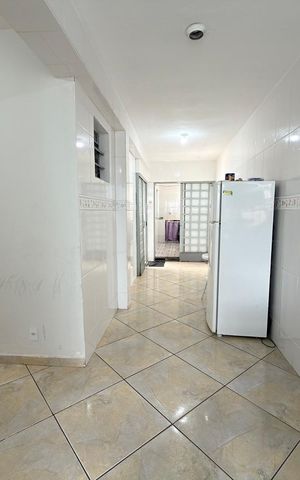 Casa à venda com 90m², 3 quartos e 2 vagas Casa à venda com 90m², 3 quartos e 2 vagasCozinha
