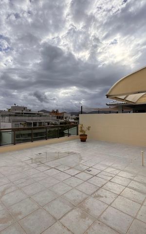Apartamento à venda com 330m², 3 quartos e 3 vagas Apartamento à venda com 330m², 3 quartos e 3 vagasTerraço