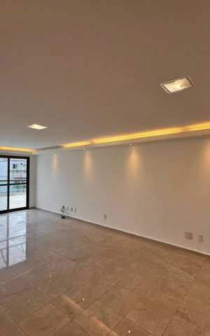 Apartamento à venda com 330m², 3 quartos e 3 vagas Apartamento à venda com 330m², 3 quartos e 3 vagasSala