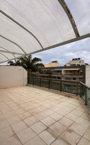 Apartamento à venda com 330m², 3 quartos e 3 vagas Apartamento à venda com 330m², 3 quartos e 3 vagasVaranda