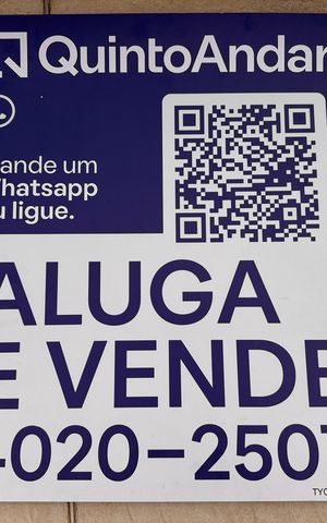 Apartamento à venda com 330m², 3 quartos e 3 vagas Apartamento à venda com 330m², 3 quartos e 3 vagasPlaquinha Quinto Andar