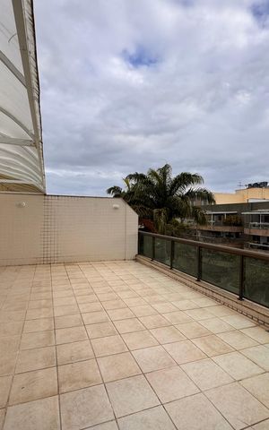 Apartamento à venda com 330m², 3 quartos e 3 vagas Apartamento à venda com 330m², 3 quartos e 3 vagasVaranda