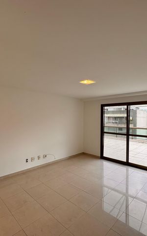 Apartamento à venda com 330m², 3 quartos e 3 vagas Apartamento à venda com 330m², 3 quartos e 3 vagasSuíte 1