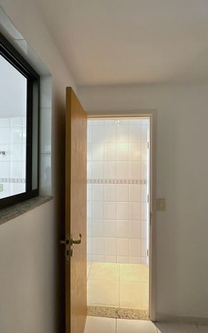 Apartamento à venda com 330m², 3 quartos e 3 vagas Apartamento à venda com 330m², 3 quartos e 3 vagasCozinha e Área de Serviço - Quarto