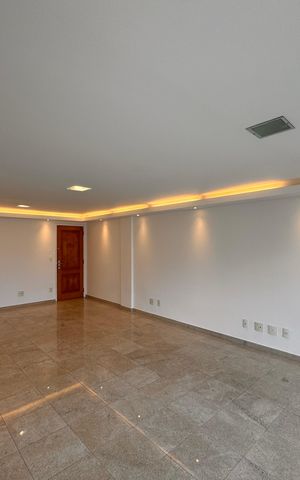 Apartamento à venda com 330m², 3 quartos e 3 vagas Apartamento à venda com 330m², 3 quartos e 3 vagasSala