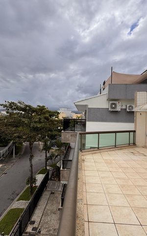 Apartamento à venda com 330m², 3 quartos e 3 vagas Apartamento à venda com 330m², 3 quartos e 3 vagasVaranda