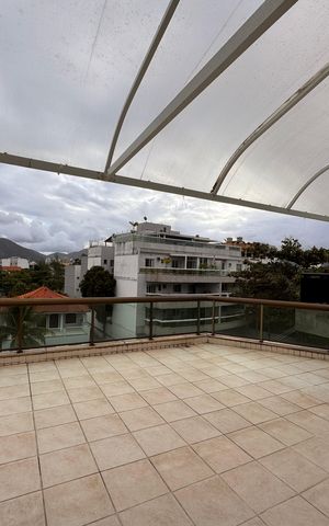 Apartamento à venda com 330m², 3 quartos e 3 vagas Apartamento à venda com 330m², 3 quartos e 3 vagasVaranda