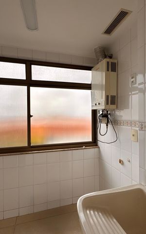 Apartamento à venda com 330m², 3 quartos e 3 vagas Apartamento à venda com 330m², 3 quartos e 3 vagasCozinha e Área de Serviço