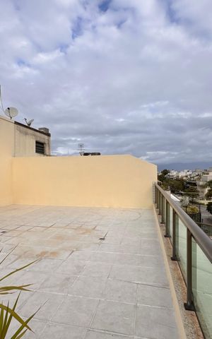 Apartamento à venda com 330m², 3 quartos e 3 vagas Apartamento à venda com 330m², 3 quartos e 3 vagasTerraço