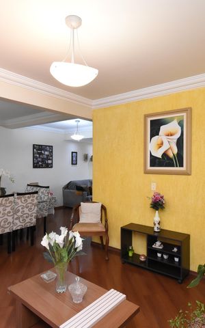 Casa à venda com 200m², 3 quartos e 4 vagasSala