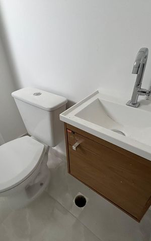 Apartamento à venda com 38m², 2 quartos e sem vaga Apartamento à venda com 38m², 2 quartos e sem vagaBanheiro