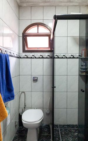 Casa à venda com 125m², 3 quartos e 2 vagas Casa à venda com 125m², 3 quartos e 2 vagasBanheiro
