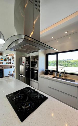 Casa de condomínio à venda com 387m², 4 quartos e 6 vagas Casa de condomínio à venda com 387m², 4 quartos e 6 vagasCozinha