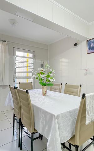 Casa à venda com 131m², 2 quartos e 2 vagas Casa à venda com 131m², 2 quartos e 2 vagasCozinha