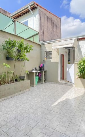 Casa à venda com 131m², 2 quartos e 2 vagas Casa à venda com 131m², 2 quartos e 2 vagasQuintal